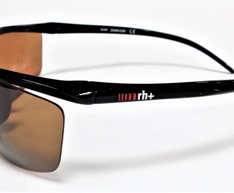 rh+ STYLUS（アールエイチプラス　スティルス） 偏光調光レンズ装着モデル紹介。